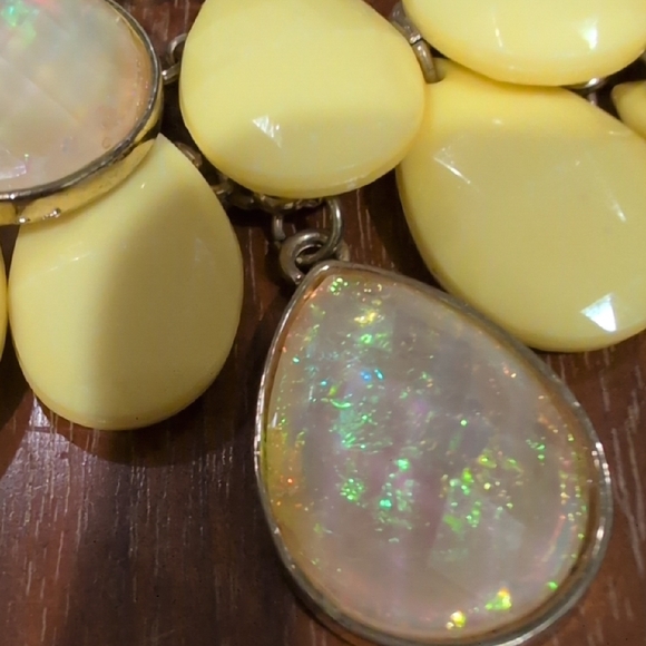 Yellow Teardrop Statement Necklace - Picture 5 of 5